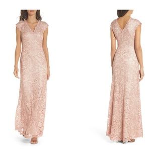 Beautiful  Tadashi Shoji lace dress in soft blush. Size 2P